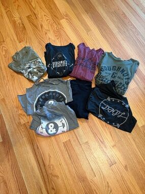 Set of 8 women’s Doughnuts and Deadlifts shirts. Size small.
